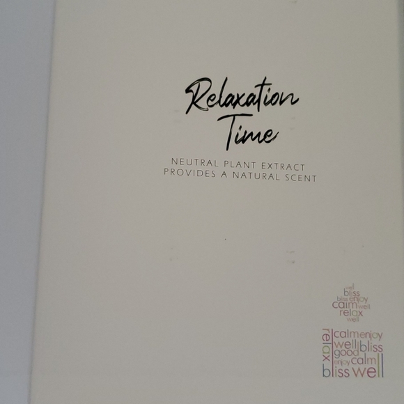 NWOT Gift Set Home Fragrance 12 Candles - Picture 9 of 10